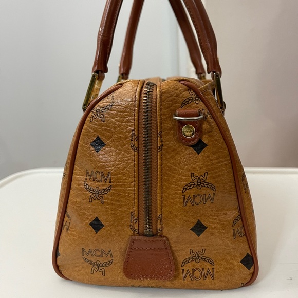 Authentic MCM Boston 26cm - Picture 6 of 16